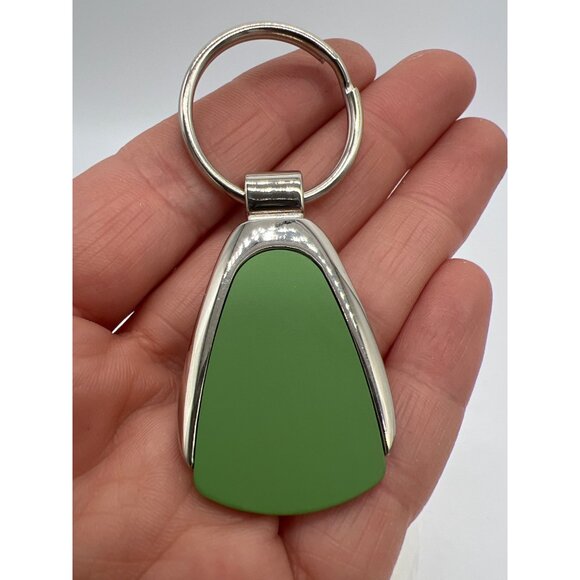 Sleek Metal Green Accent Keychain Accessory Professional Minimalist Design - Picture 4 of 4